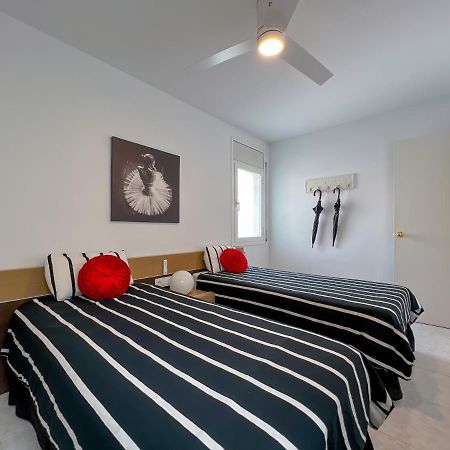 Vivalidays Yolanda Apartment กาเลญา ภายนอก รูปภาพ